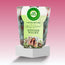 Vela AIRWICK 105 g con aroma a pino Winter Walks, paquete de 16
