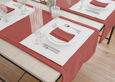 Servilletas de 21" x 21" de tela de poliéster hilado de 7,1 oz "Harmony" de varios colores oscuros, paquete de 60